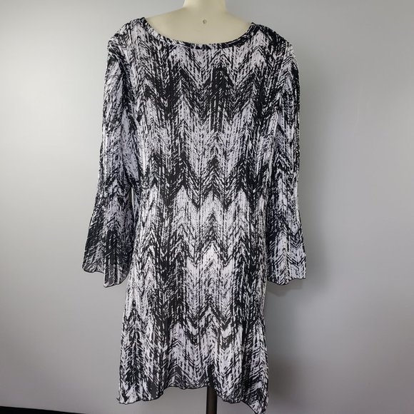 Avenue long asymmetrical hem top blouse Plus 26 - Picture 4 of 11